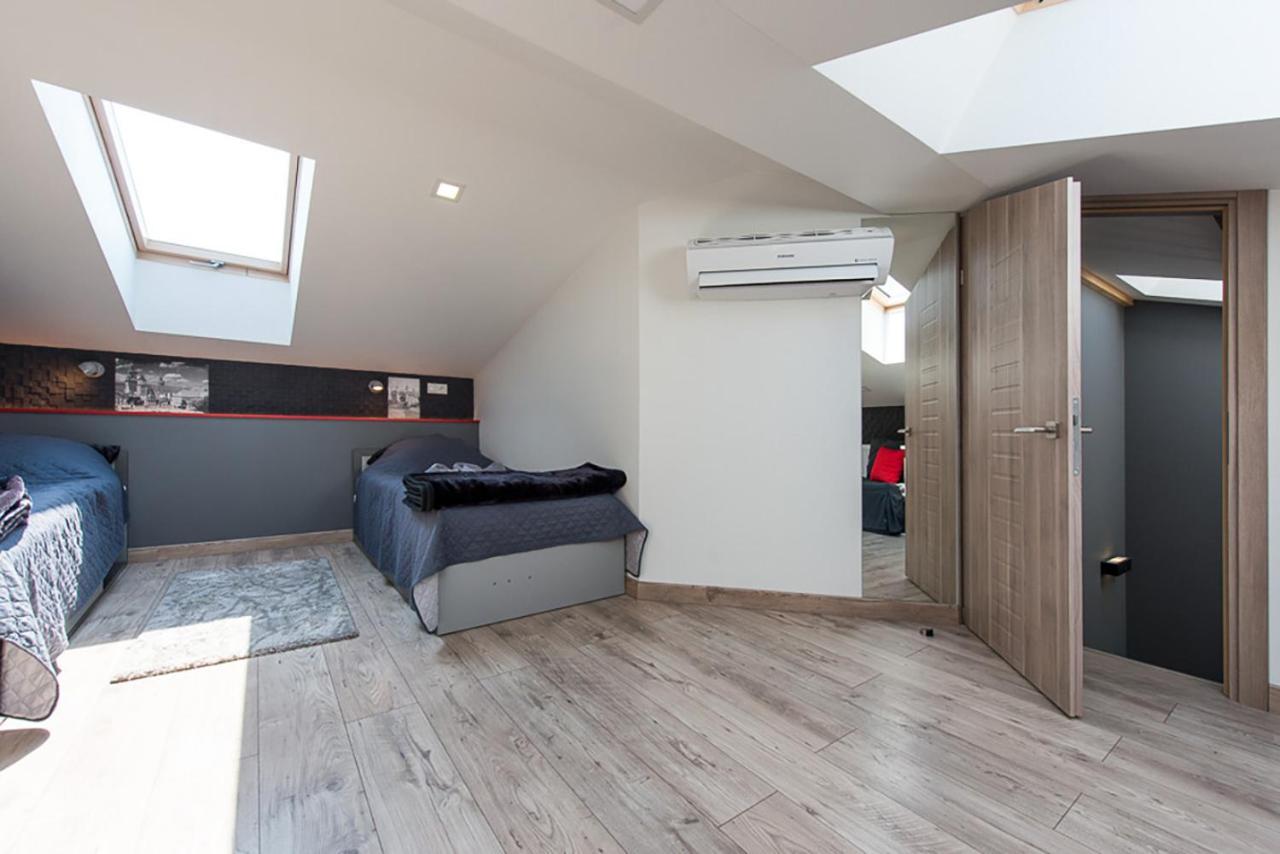 Cozy And Large 62 M2 Apartment With Air Conditioning, Old Town 克拉科夫 外观 照片